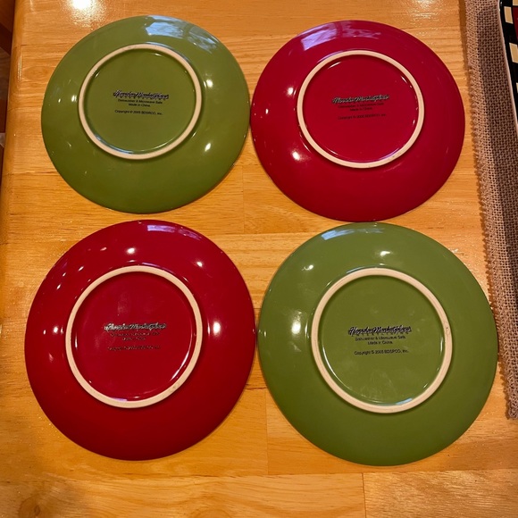 Florida Marketplace MERRY CHRISTMAS Dessert Plates Set of 4 JOY LOVE PEACE NOEL - Picture 2 of 3